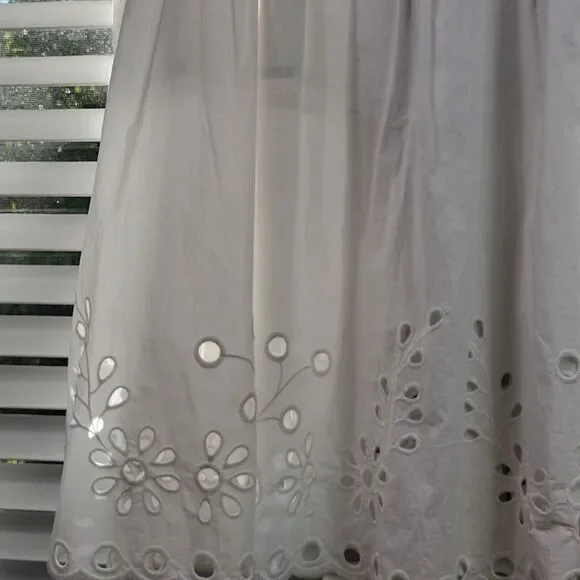 J. Crew White A-Line Skirt with Floral Embroideryrew. Size 8